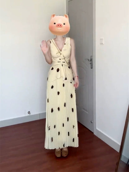 French retro polka-dot sleeveless vest V-neck top half-length skirt two-piece summer fashion age-reducing tea break set