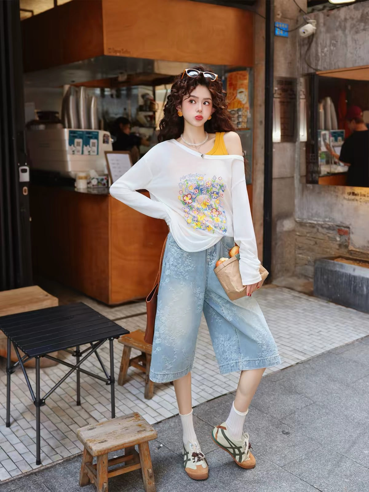 Chen Jiajie "Seeking Plum Blossoms in the Snow" – Women's Vintage-Wash Cropped Wide-Leg Embroidered Denim Pants (Casual Summer Fit)