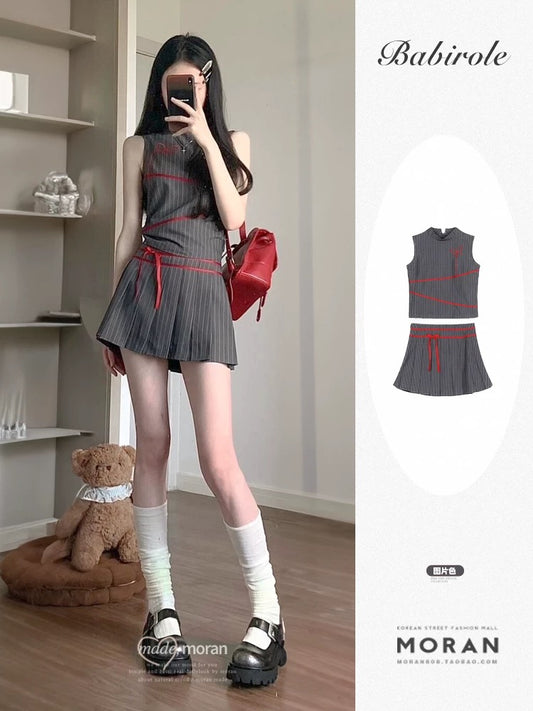 American retro hottie outfit, a complete set of summer women's fashion commuting striped sleeveless vest and pleated skirt two-piece suit