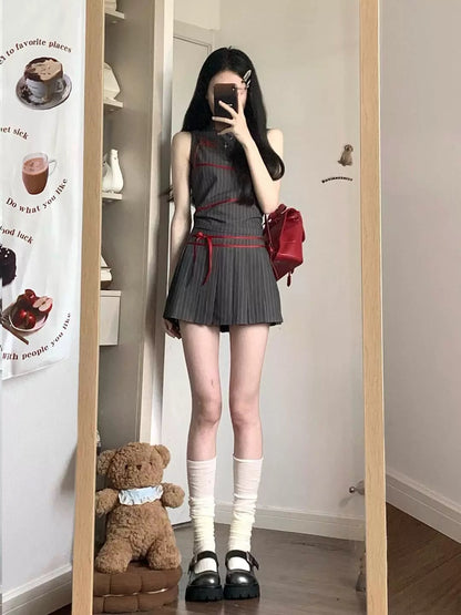 American retro hottie outfit, a complete set of summer women's fashion commuting striped sleeveless vest and pleated skirt two-piece suit