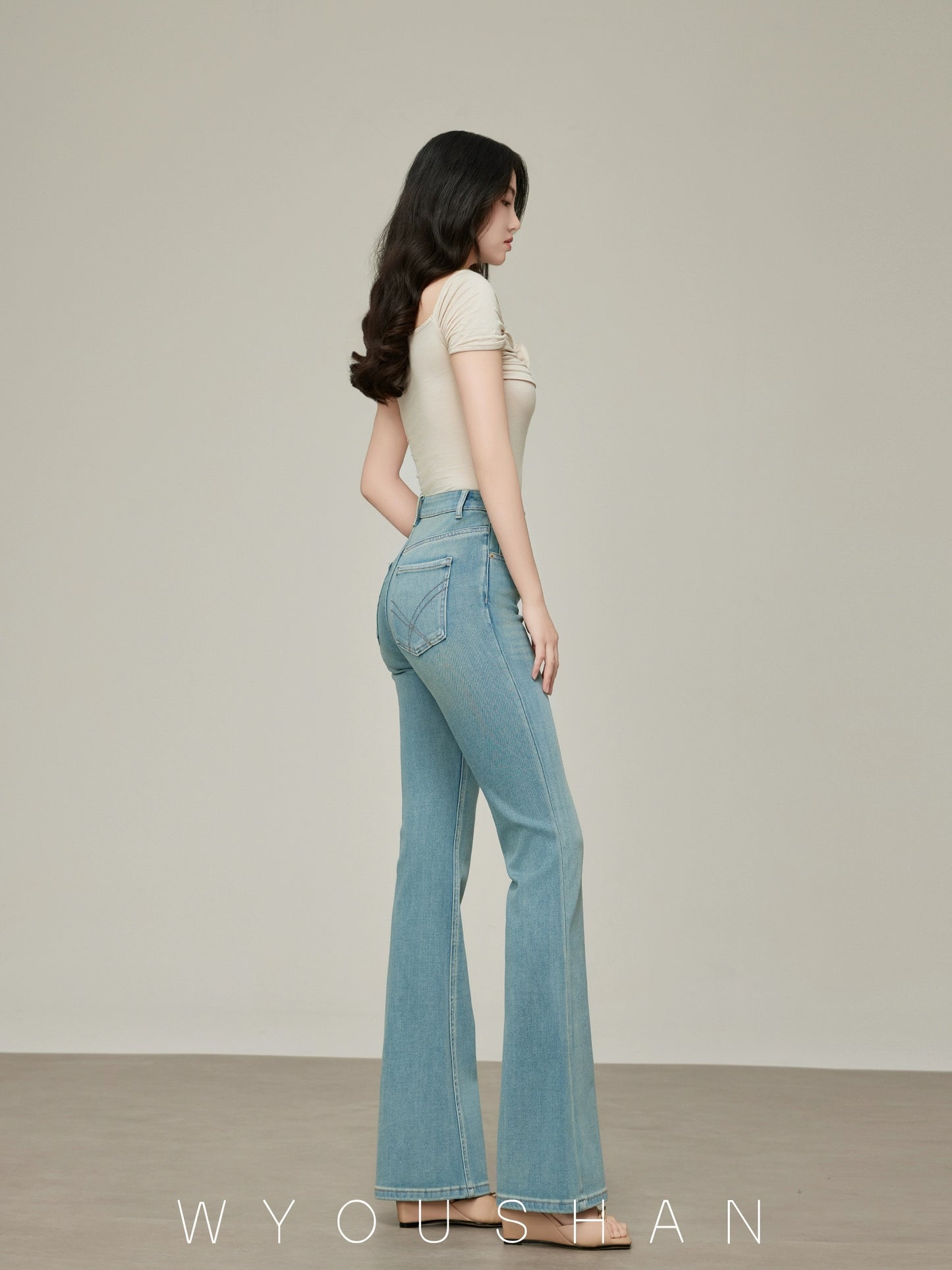 9109 Wang Youshan micro-flared jeans for women high waist new summer 2024 small people flared pants light color