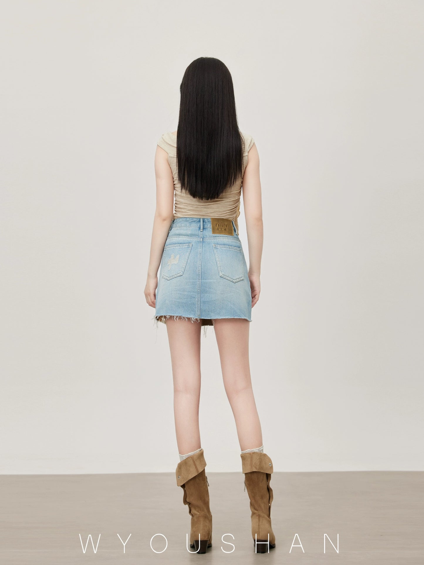 850 Wang Youshan light blue denim short skirt high waist 2024 summer new style small women's hip-hugging slimming skirt