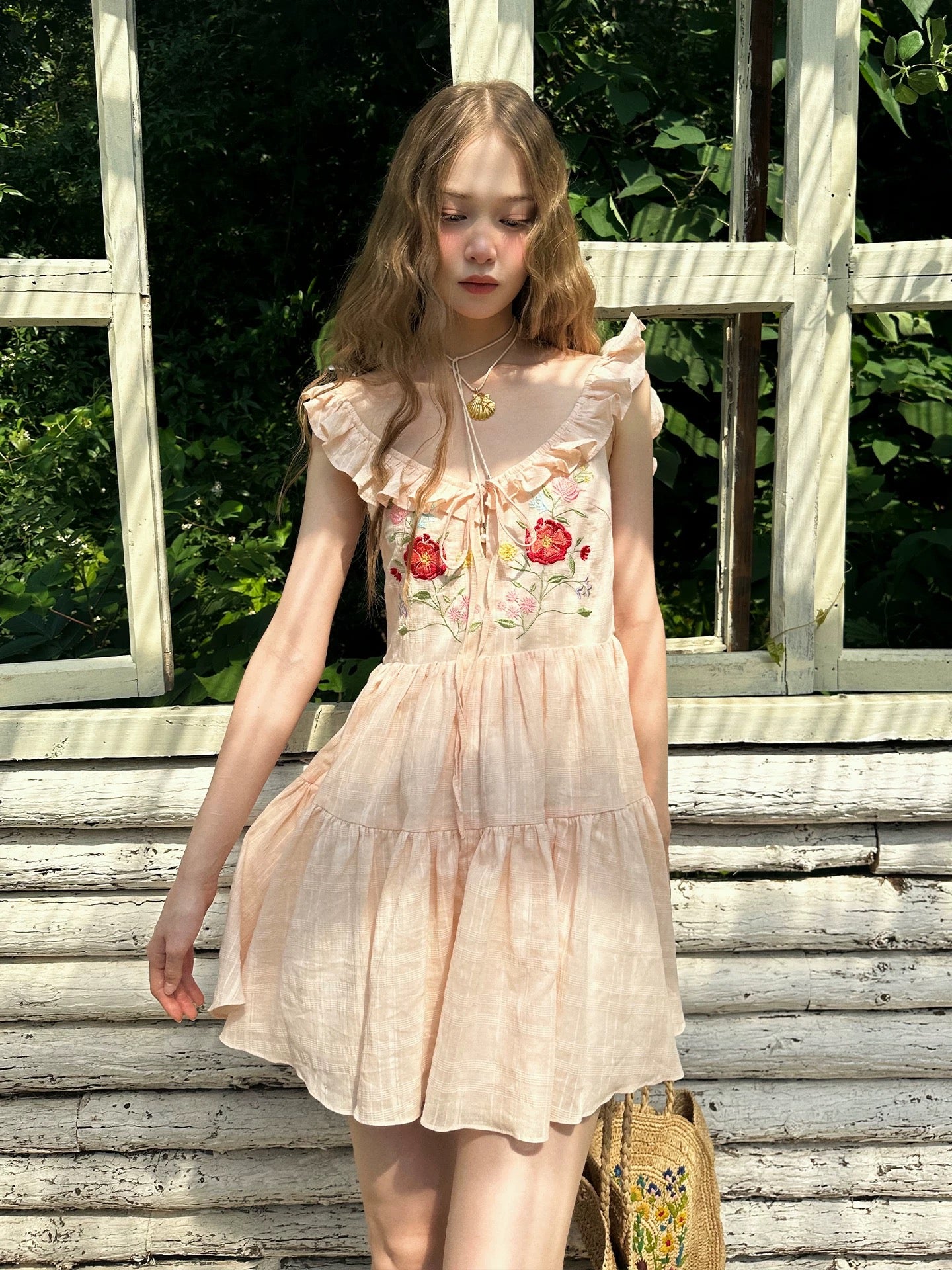 1P STUDIO Cotton flower embroidery small flying sleeve dress female summer drawstring lotus leaf V-neck short skirt