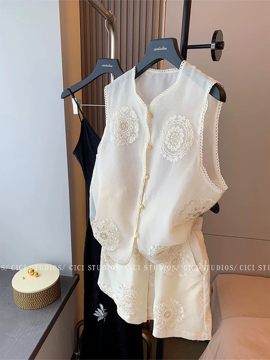 New Chinese style jacquard embroidered vest suit women summer 2025 new design holiday style slim shorts two-piece suit