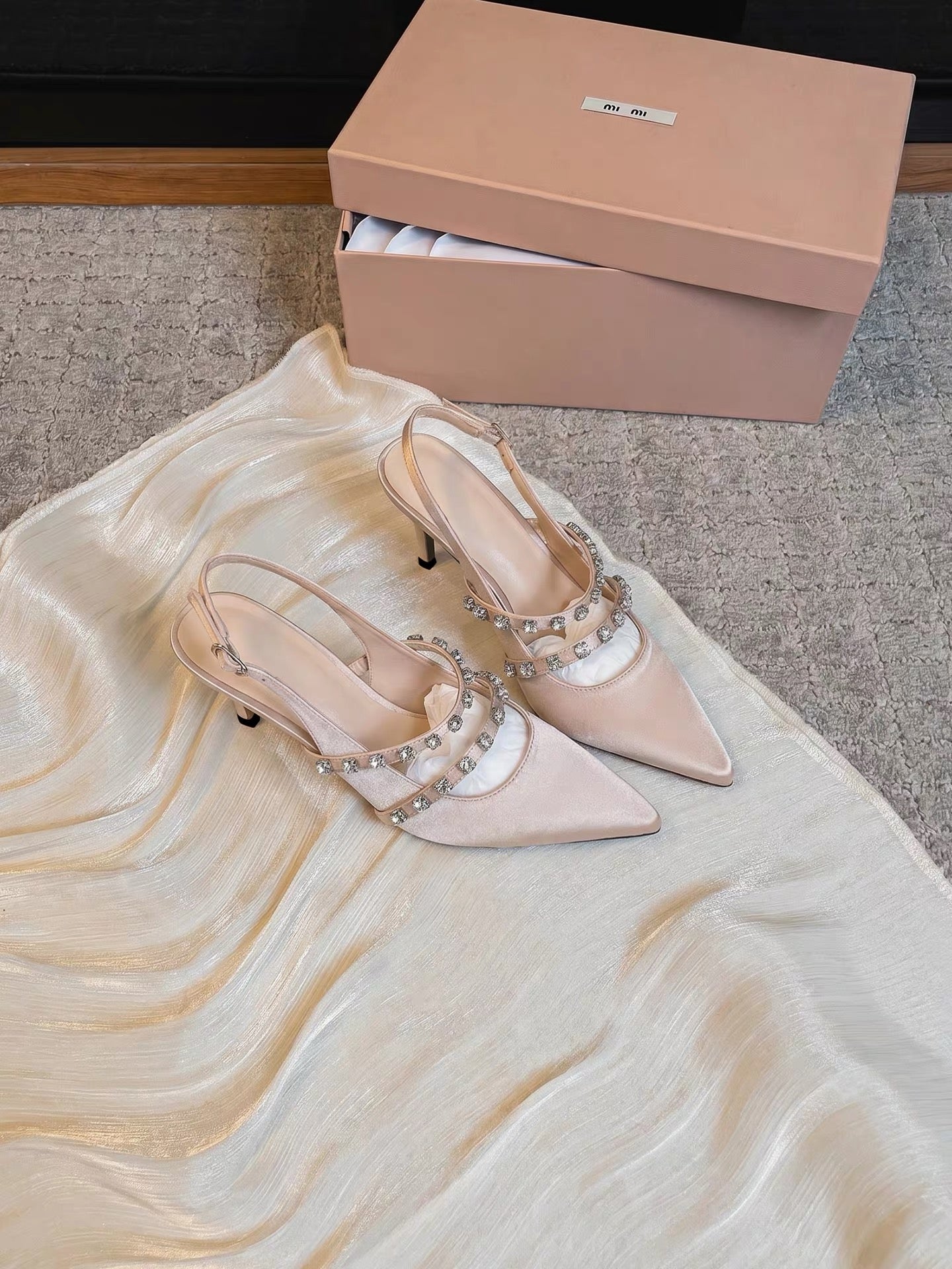 Jianghou Exquisite Wedding Heels – Stunning, Comfortable, and Perfect for Bridal Gowns: Pink Satin Stiletto Pumps with Rhinestones (2026 Collection)