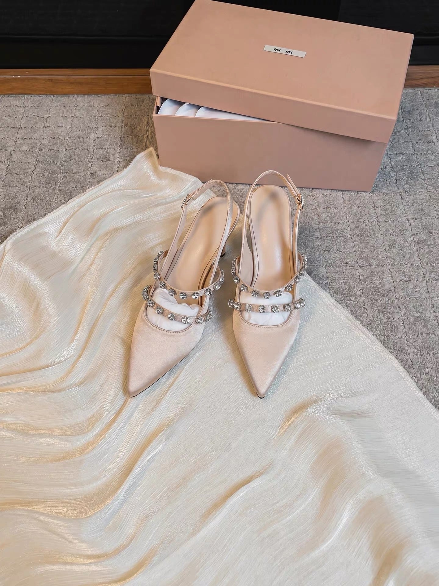 Jianghou Exquisite Wedding Heels – Stunning, Comfortable, and Perfect for Bridal Gowns: Pink Satin Stiletto Pumps with Rhinestones (2026 Collection)