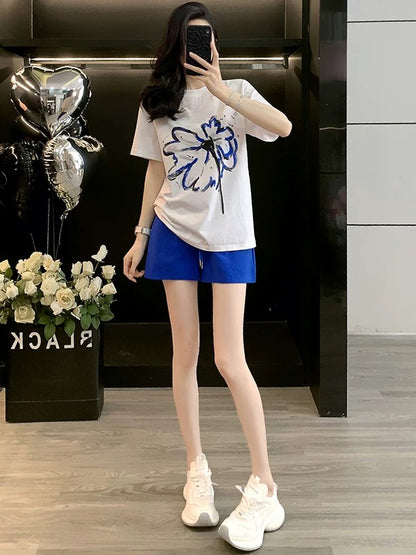 Lazy style outfit complete set for women 2025 summer fashion age-reducing white short-sleeved T-shirt blue shorts two-piece set