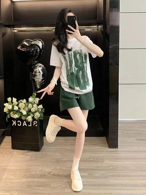 Lazy and relaxed casual sports suit for women 2025 summer loose and slim short-sleeved T-shirt green shorts two-piece suit