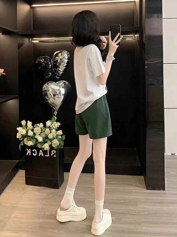 Lazy and relaxed casual sports suit for women 2025 summer loose and slim short-sleeved T-shirt green shorts two-piece suit