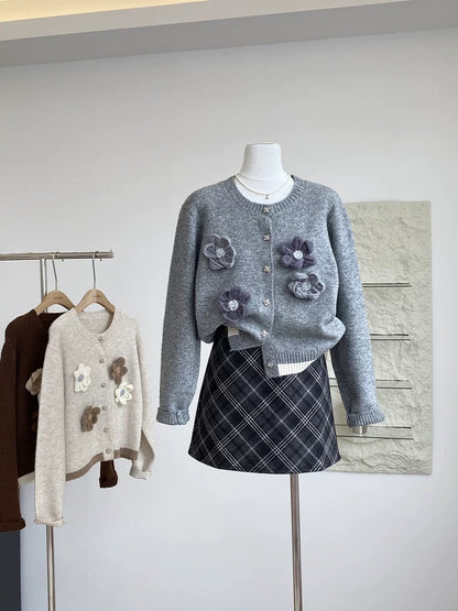 2024 new autumn and winter Korean style lazy, casual, versatile, gentle and niche design floral long-sleeved sweater jacket