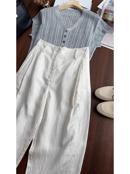 For a small person, match a set of European products. This year's trend is beautiful, lively and age-reducing, chic linen casual pants suit.