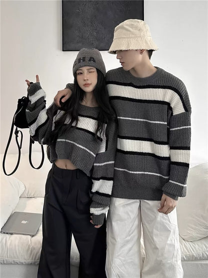 Different couple outfits for autumn niche design Korean style loose men's and women's sweaters and knitwear, one long and one short, trendy