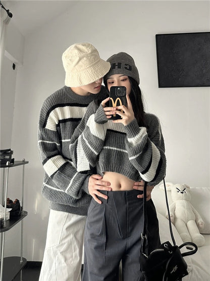 Different couple outfits for autumn niche design Korean style loose men's and women's sweaters and knitwear, one long and one short, trendy