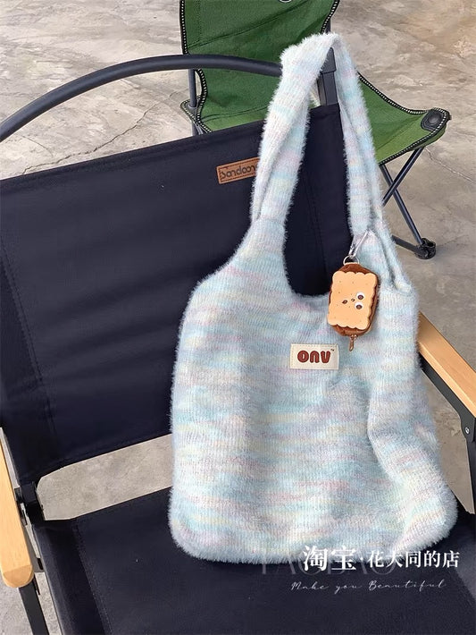 Autumn and winter plush velvet bag for women 2023 new fashion shoulder bag large capacity class commuting large bag tote bag