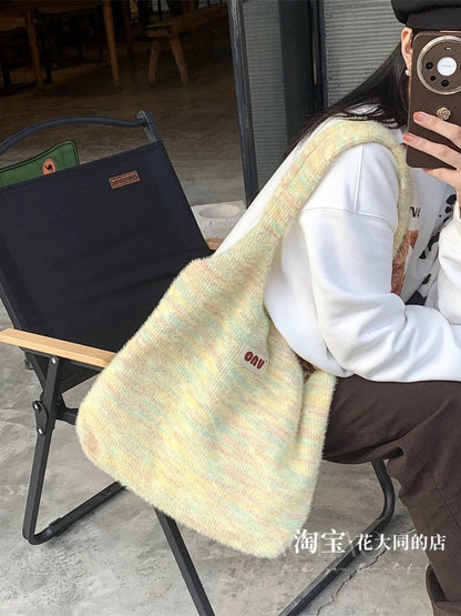 Autumn and winter plush velvet bag for women 2023 new fashion shoulder bag large capacity class commuting large bag tote bag