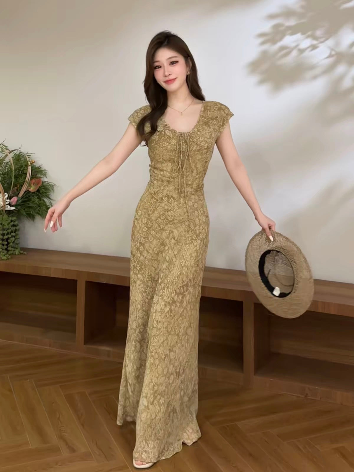 Youyan New Summer Floral Maxi Dress – Slim-Fit, Waist-Cinched Style with Neck-Tie Detail (DT2503)