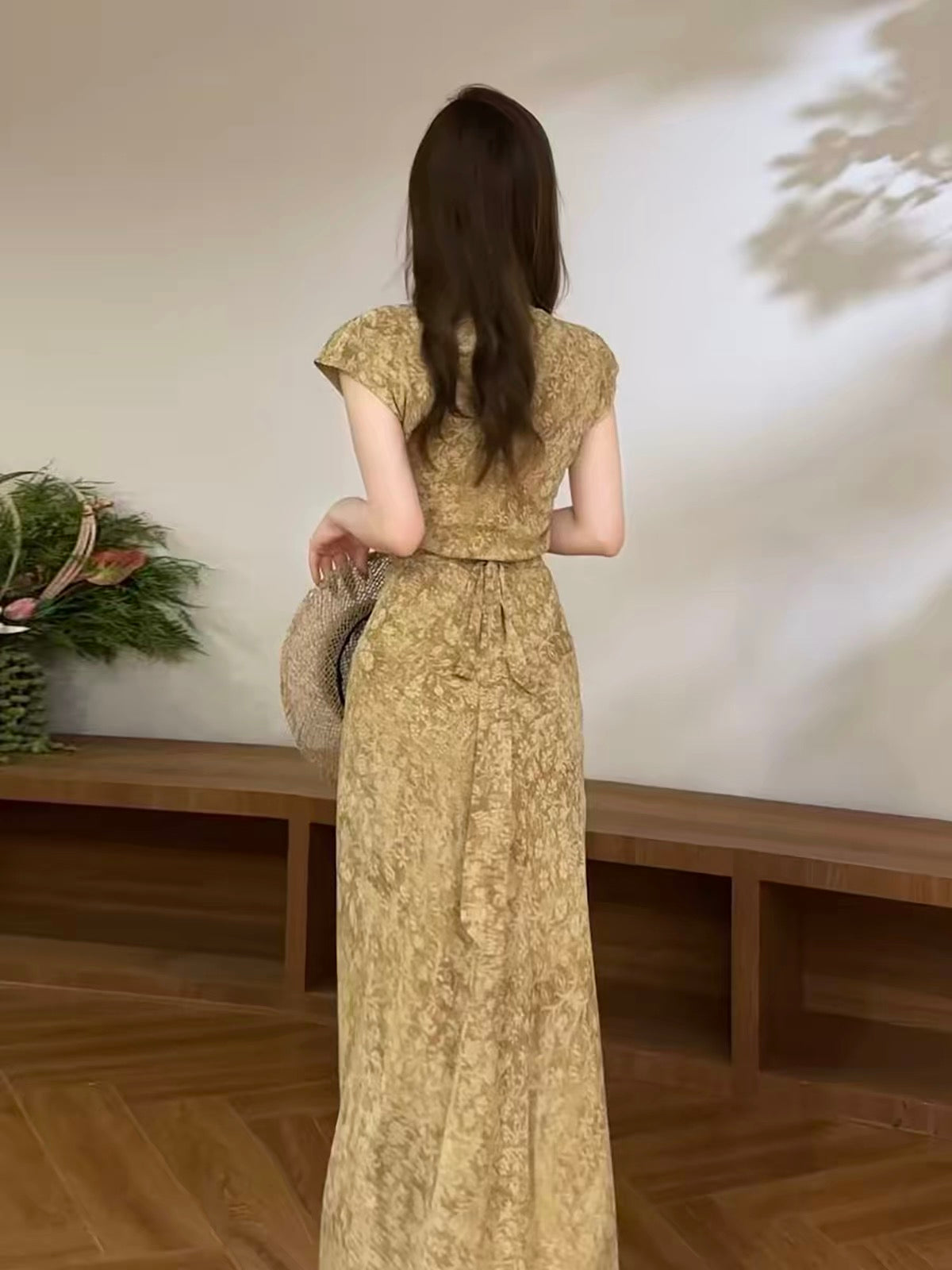 Youyan New Summer Floral Maxi Dress – Slim-Fit, Waist-Cinched Style with Neck-Tie Detail (DT2503)