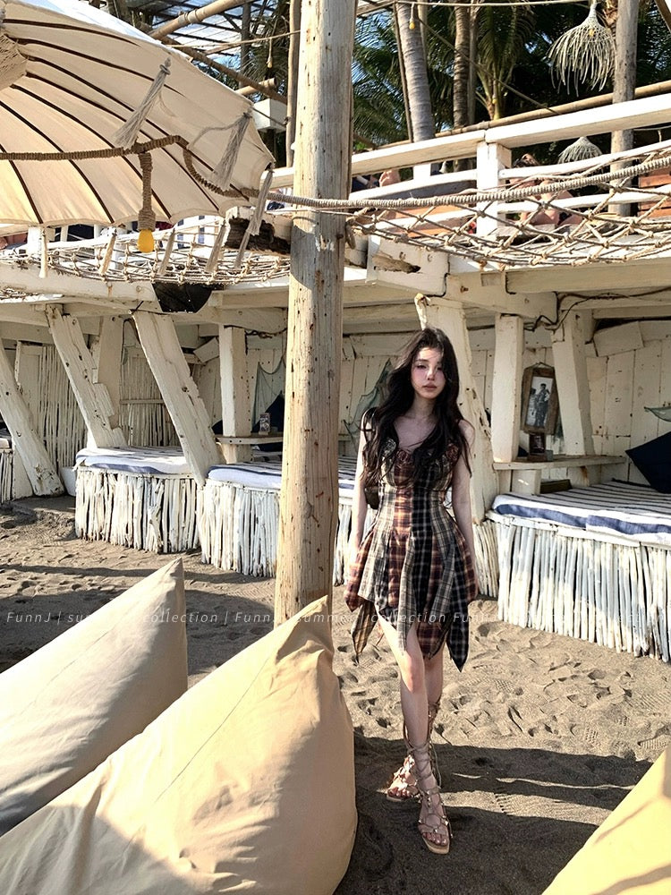 FunnJ square table ◆ Beaver Girl Retro Waist Irregular Plaid Dress Women's Slim Suspender Skirt
