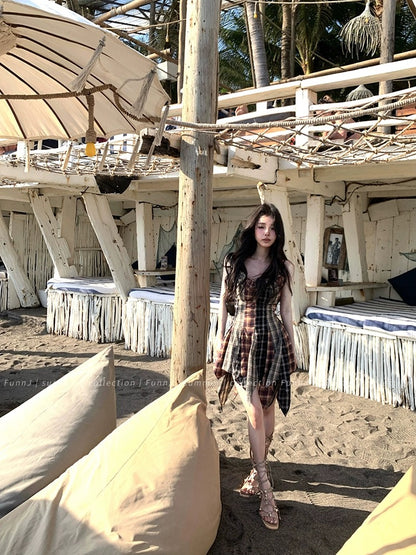 FunnJ square table ◆ Beaver Girl Retro Waist Irregular Plaid Dress Women's Slim Suspender Skirt