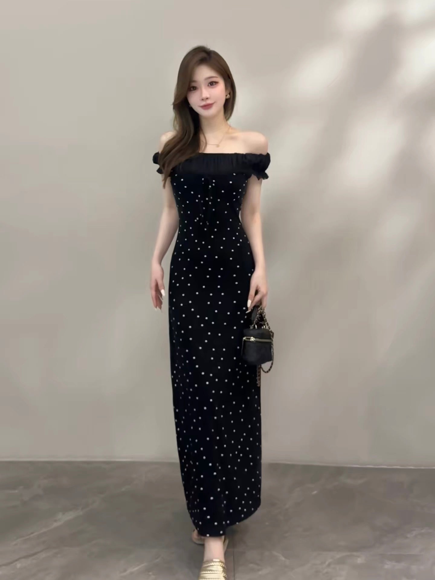 Youyan Summer New French-Style Off-Shoulder Polka-Dot Dress – Hepburn-Inspired, Waist-Cinching, Slimming, and Elegant (DT2365)