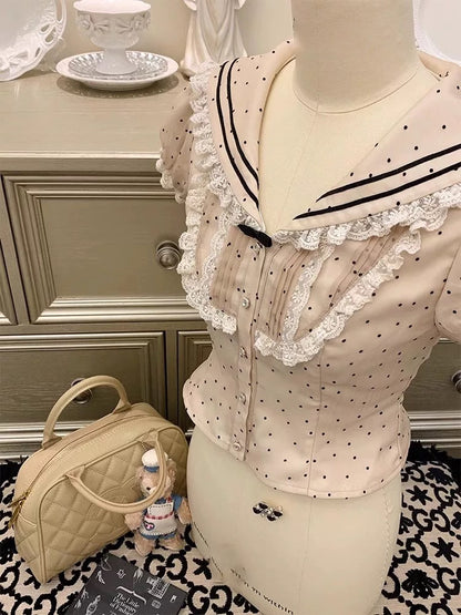 "Sweetheart Polka Dot" Old-fashioned milk tea color girl's secret atmosphere outfit with accordion pleated navy collar