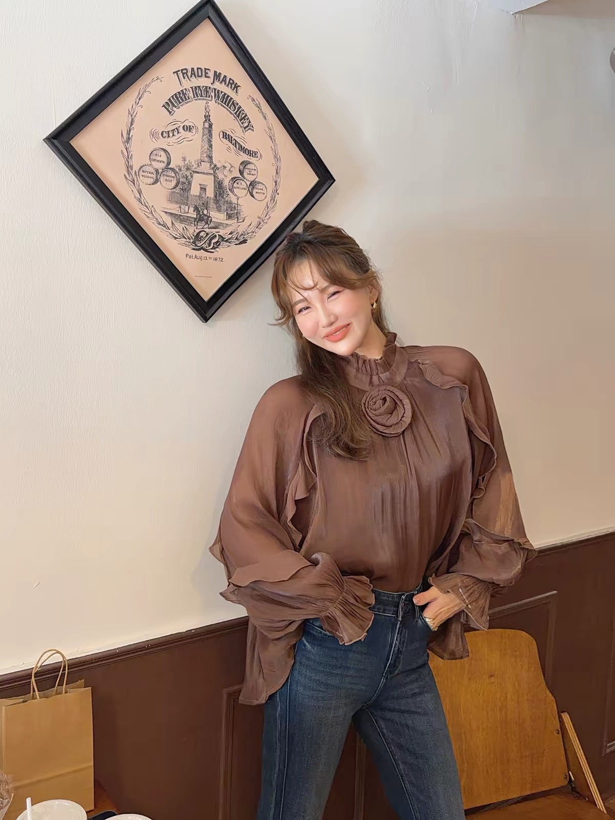 Ji-young Unnie: Effortlessly chic and loose-fitting French-style shirt—a sweet, ethereal new arrival for Autumn 2026 featuring flutter sleeves.