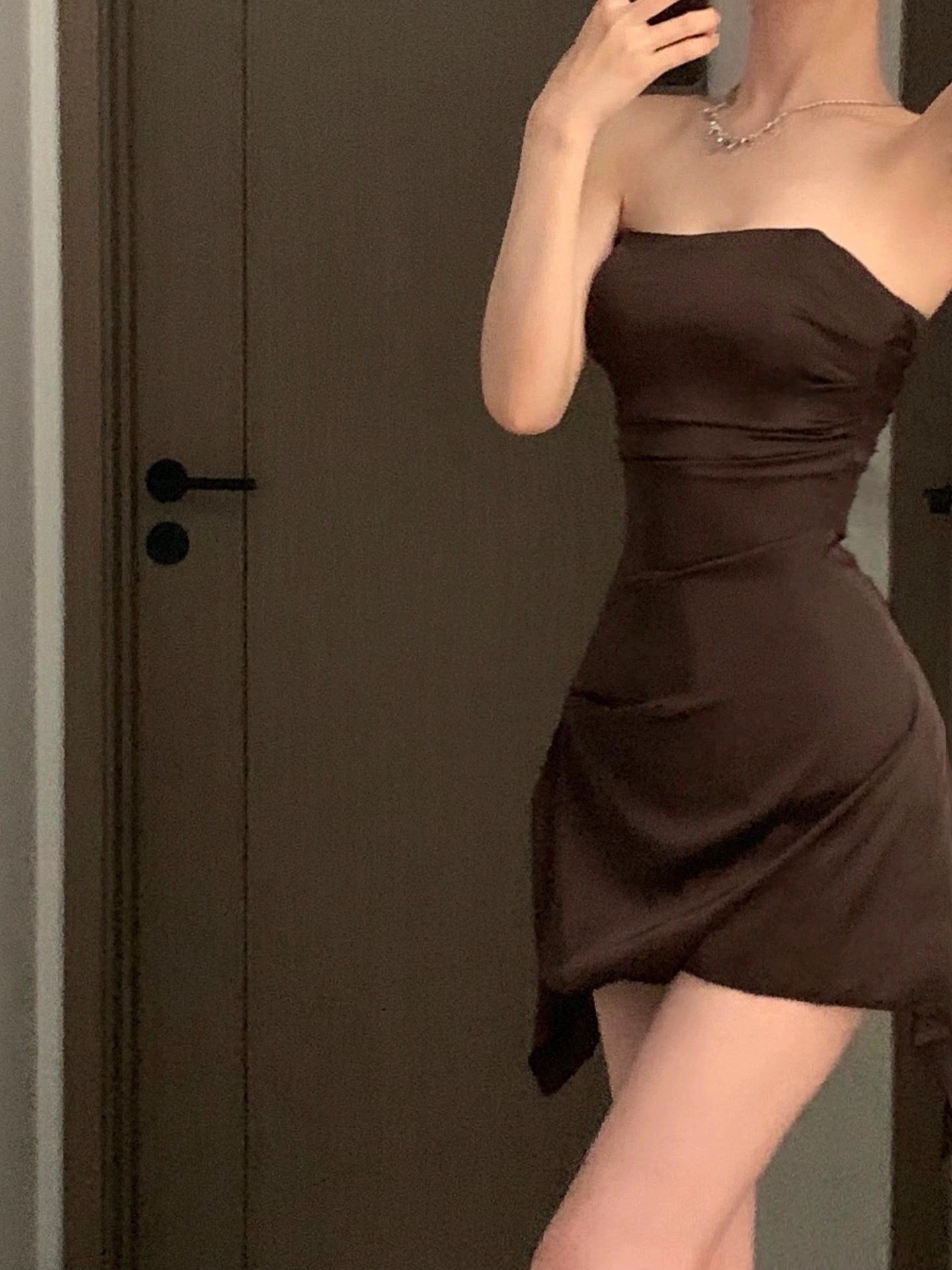 Younger Lady chocolate sexy hot girl fishbone dress female off-shoulder waist slim tube top skirt