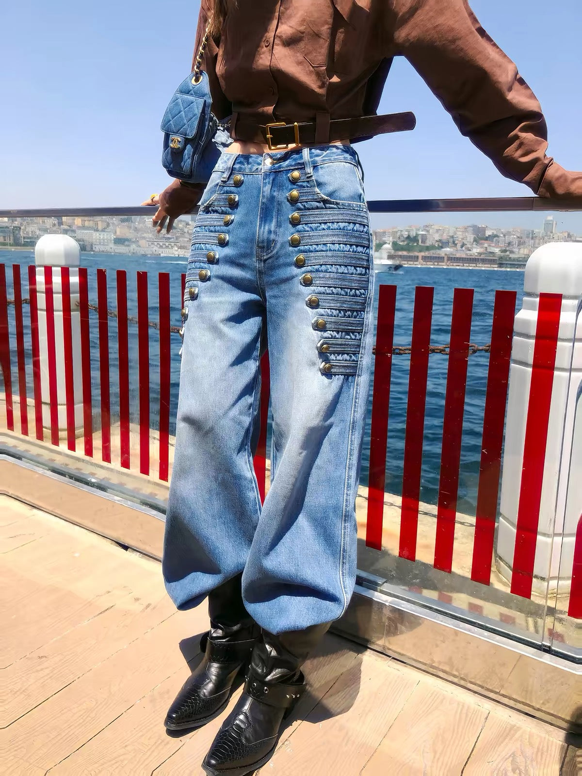 Li Wanjun Women's Retro Blue High-Waisted Washed Denim Pants – Street-Style Loose Gradient Wide-Leg Trousers with a Multi-Button Fly (Autumn Collection)