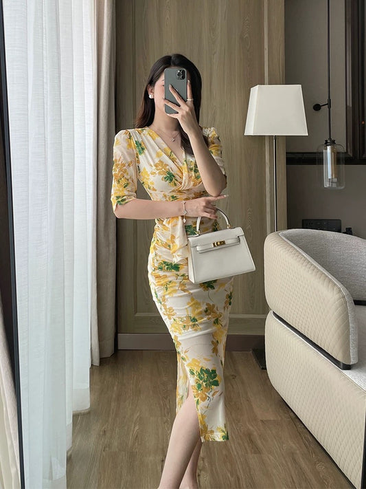 Yellow printed dress summer new temperament large size mesh V-neck pleated belly-covering slim fit mid-length skirt