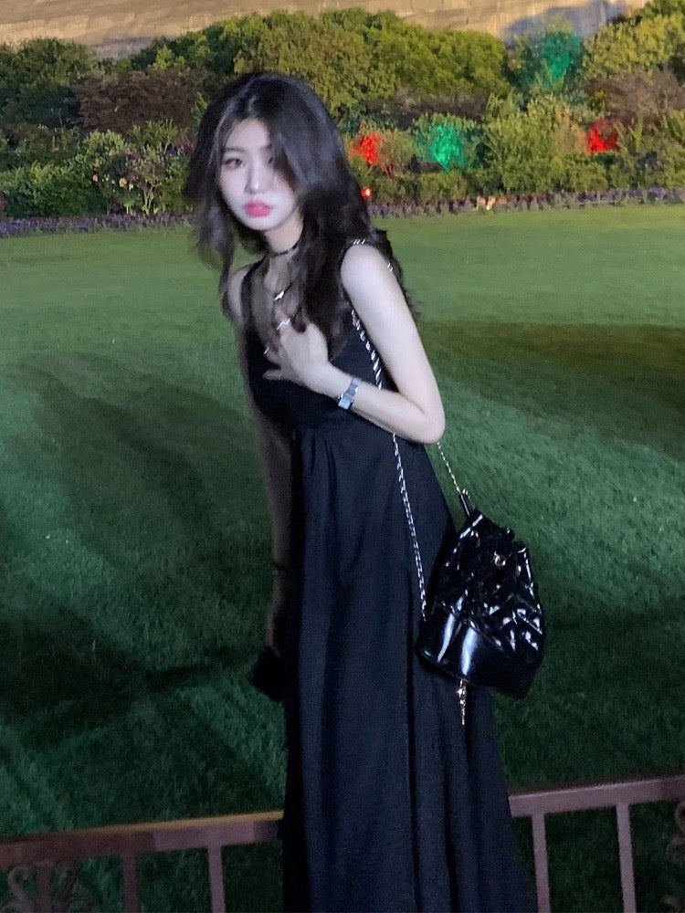 French Hepburn style black strapless suspender dress for women summer new style waist slimming V-neck A-line skirt