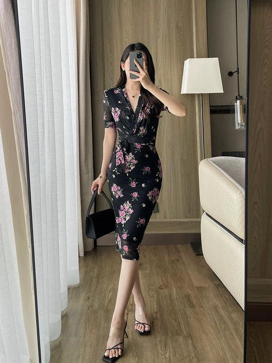 Black mesh print dress for summer, elegant V-neck short-sleeved waist, slim fit and hip-hugging one-step skirt