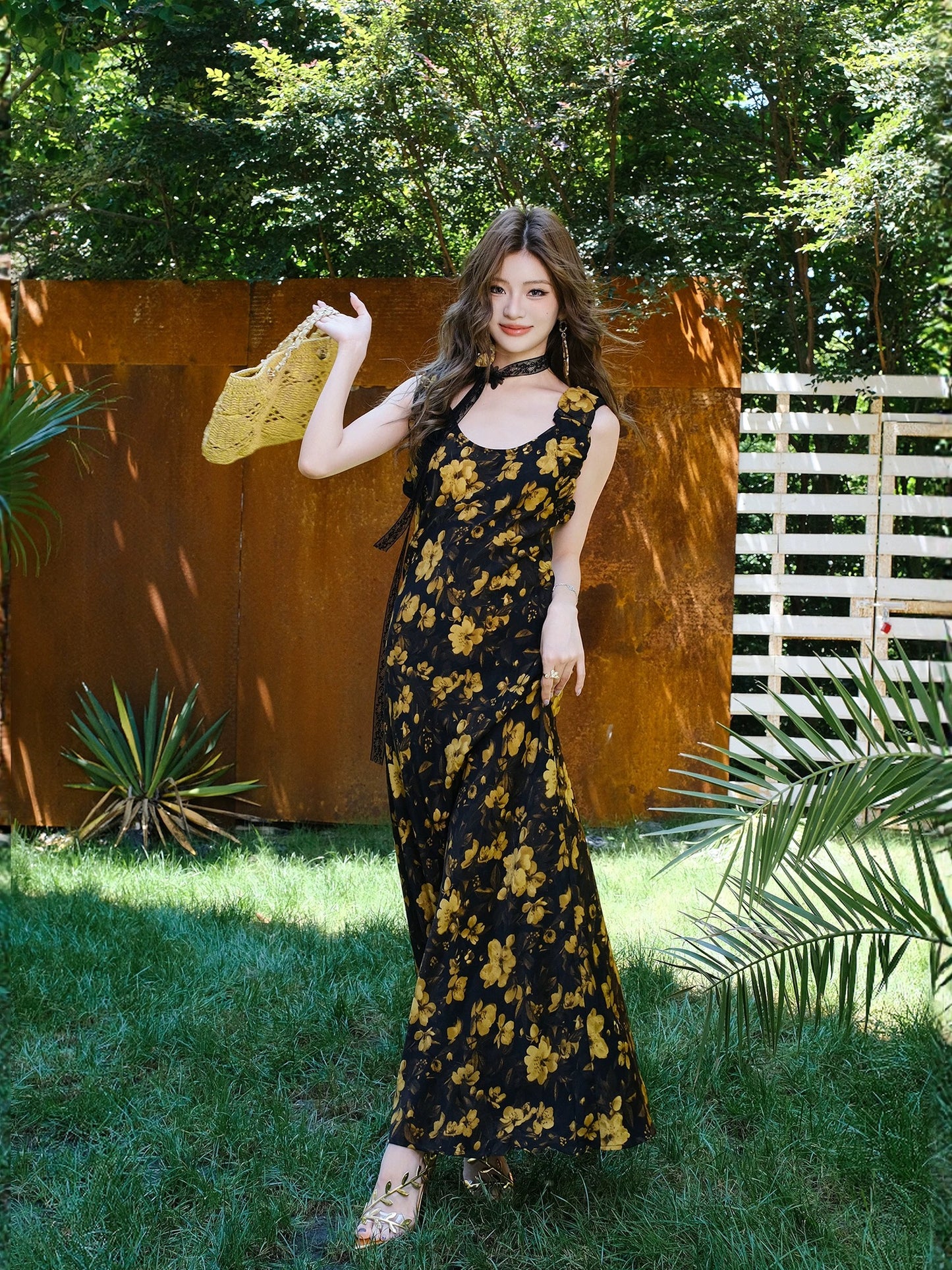MIUCO French style dress with beautiful temperament, floral fishtail skirt, tea break skirt, sleeveless beach dress