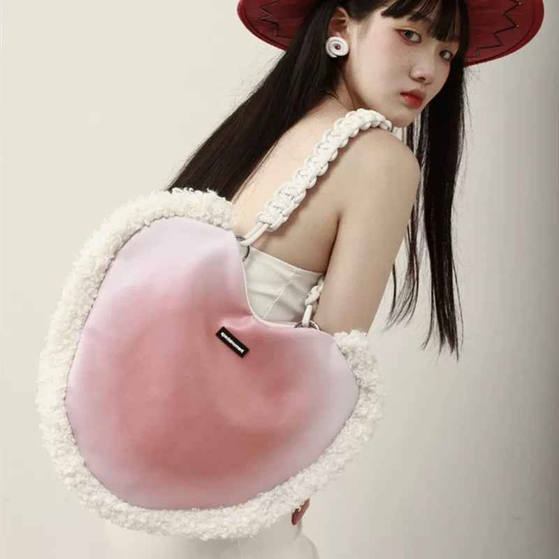 Korean version of ins super popular niche design checkerboard bag autumn and winter new sweet and cool style love armpit bag crossbody bag