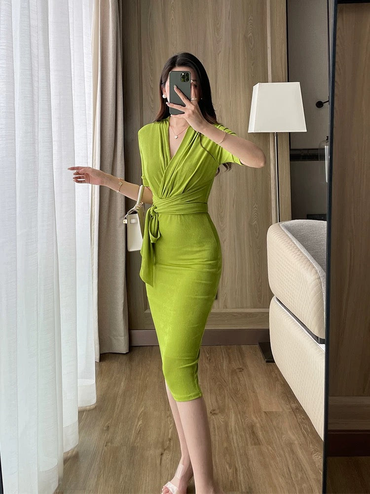 Green glitter ice silk stretch dress summer new fashion high-end solid color V-neck short-sleeved slim hip skirt