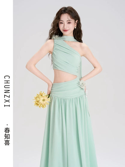 Chun Zhixi unique beautiful oblique shoulder waist dress female summer new style seaside film out of wear holiday style long dress
