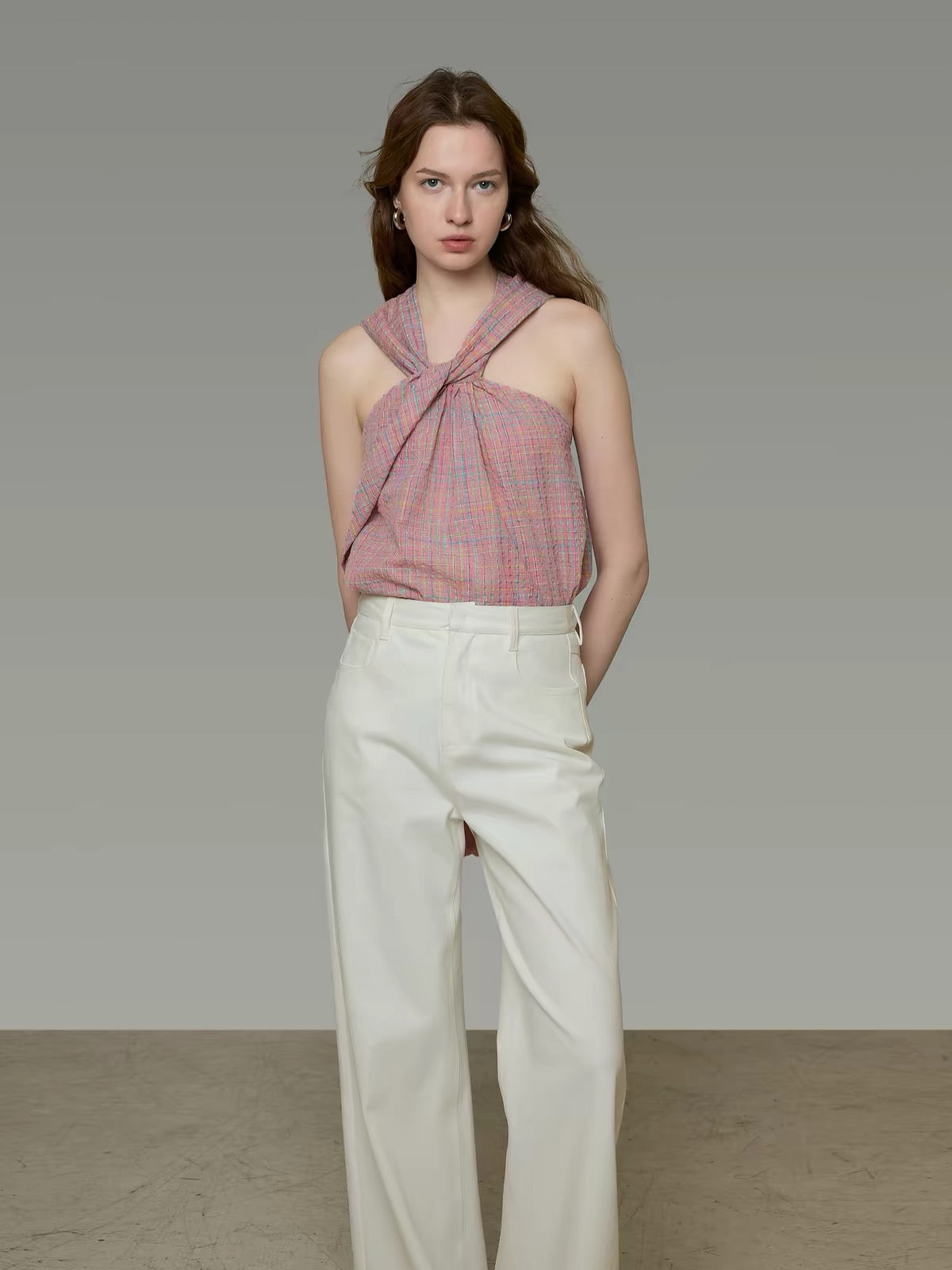 UNSPOKEN Women's Halter-Neck Plaid Top – French-Style Twist Detail, Unique Design, Chic Summer Camisole for Outerwear
