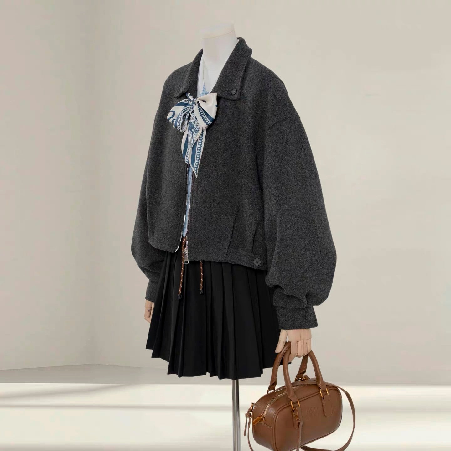 Beige lapel woolen coat for women, petite 2025 winter new Korean style casual short jacket