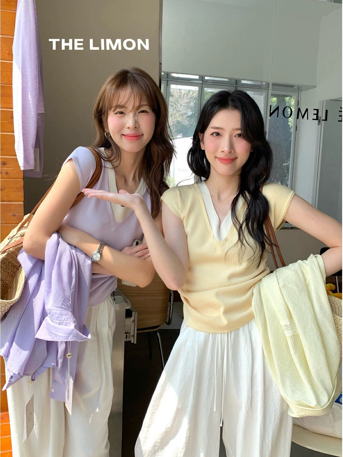 The limon small flying sleeve design contrast color splicing V-neck waist pleated sweater summer slim tops for women