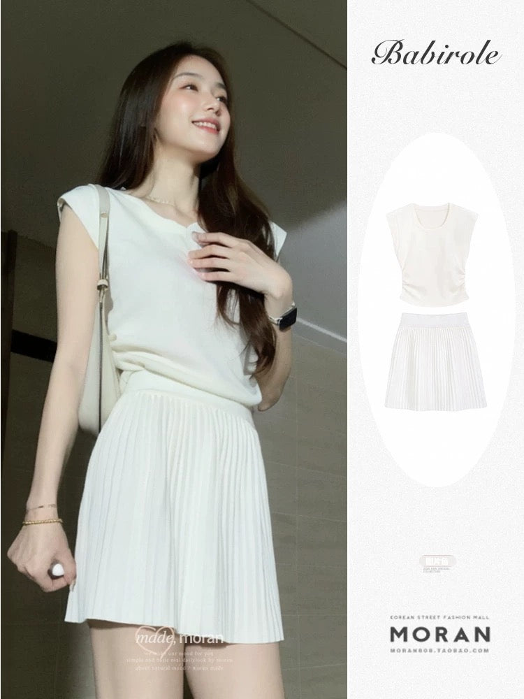 Pure little white skirt, summer design, ice silk waist, small flying sleeves top, pleated skirt, two-piece suit for small people