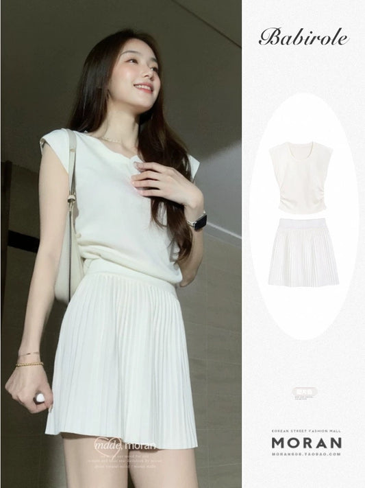 Pure little white skirt, summer design, ice silk waist, small flying sleeves top, pleated skirt, two-piece suit for small people
