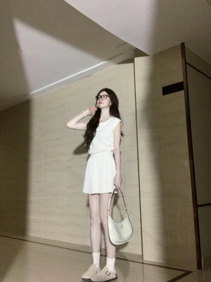 Pure little white skirt, summer design, ice silk waist, small flying sleeves top, pleated skirt, two-piece suit for small people