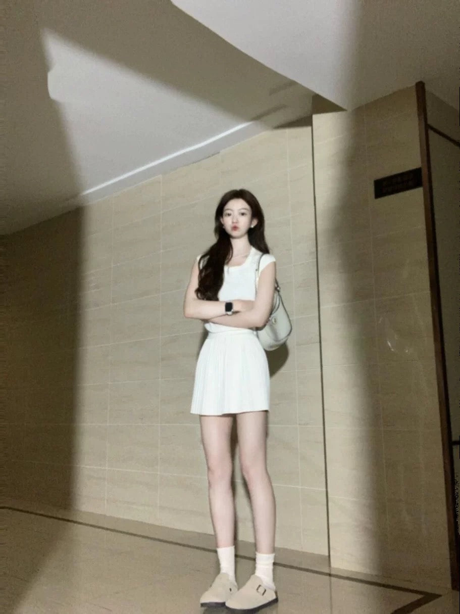 Pure little white skirt, summer design, ice silk waist, small flying sleeves top, pleated skirt, two-piece suit for small people