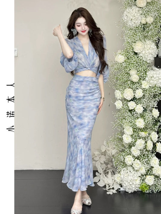 Xiao Nuo's floral v-neck short top pure desire holiday style niche shirt high waist hip skirt suit 258840