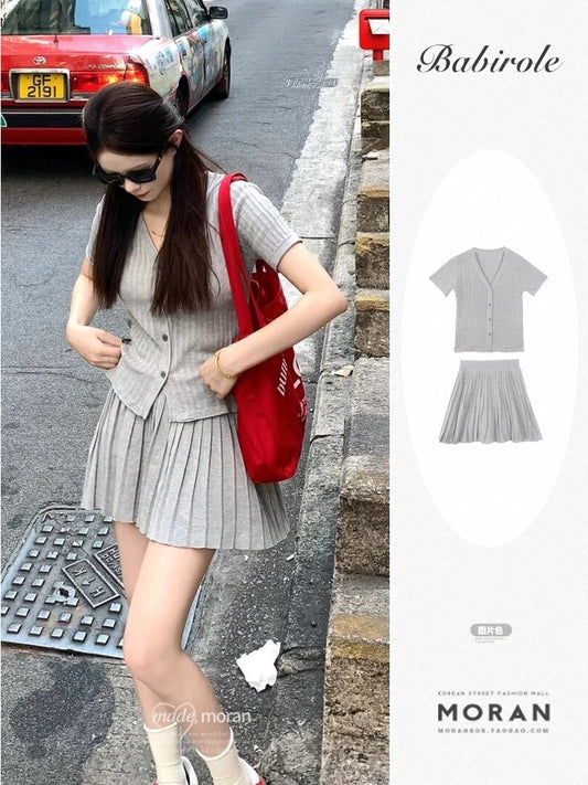 Korean style slim fit V-neck short-sleeved sweater women's top summer preppy pleated skirt two-piece suit