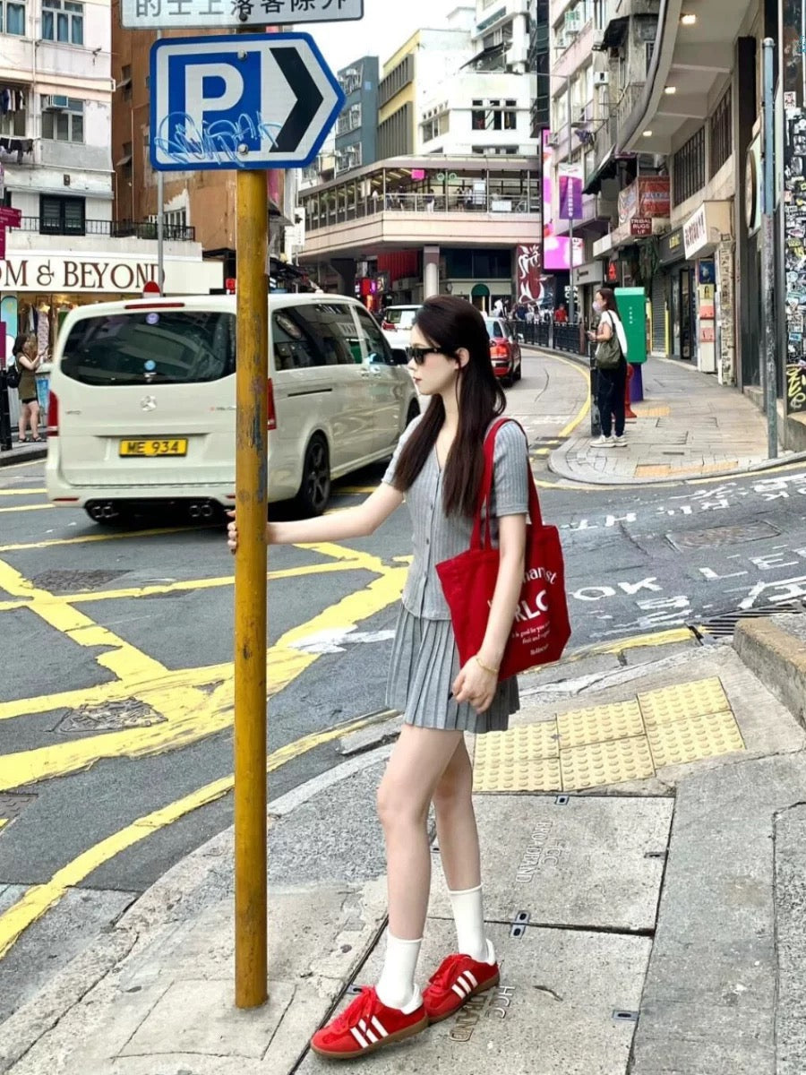 Korean style slim fit V-neck short-sleeved sweater women's top summer preppy pleated skirt two-piece suit