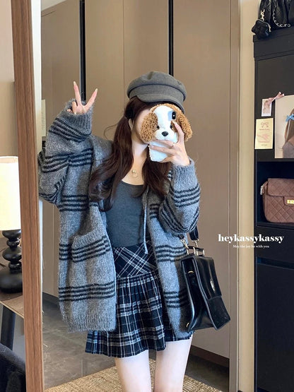 College style lazy design sweater jacket women 2025 autumn new striped hooded long-sleeved knitted top women