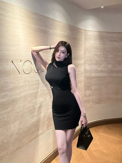 SX Shanxi Black Cut-Out Knit Sleeveless Dress – A Sophisticated, Form-Fitting Mini Dress with a Unique Design and Chic, Mature Appeal.