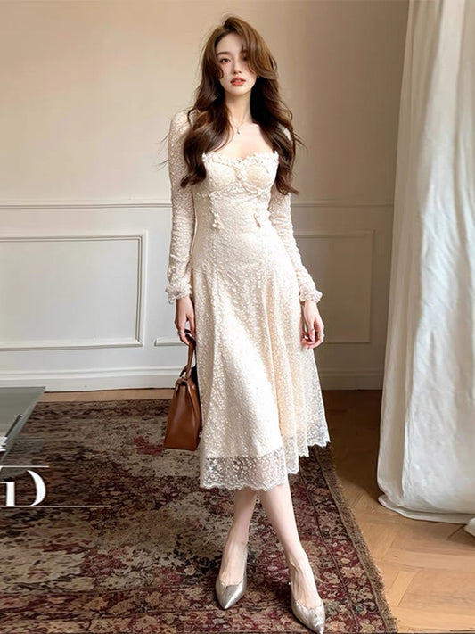 European station lace dress early autumn new women's French design sense of wear temperament waist slimming dress skirt