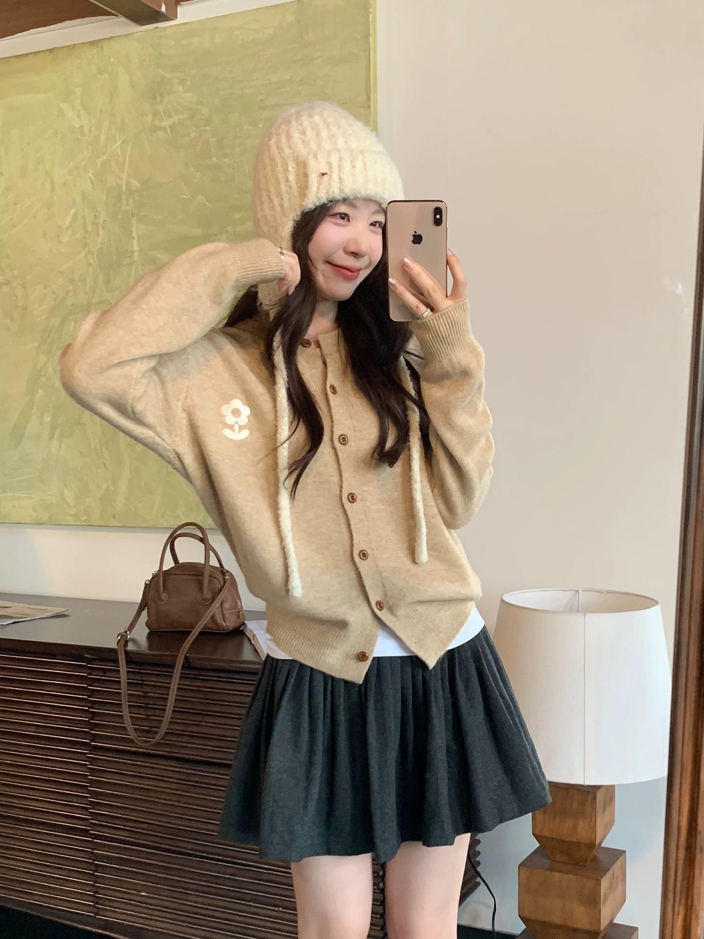 Korean embroidery round neck sweater women 2025 autumn new lazy style soft and loose long-sleeved sweater cardigan trend