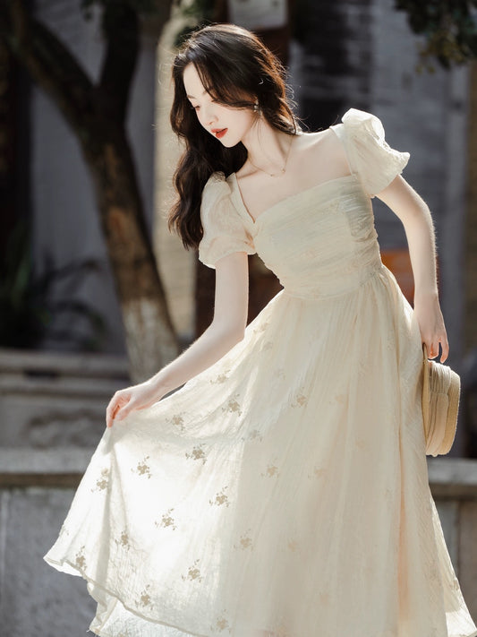 French square neck waist embroidered dress for women summer 2024 new style chic and beautiful tea break skirt fairy super fairy